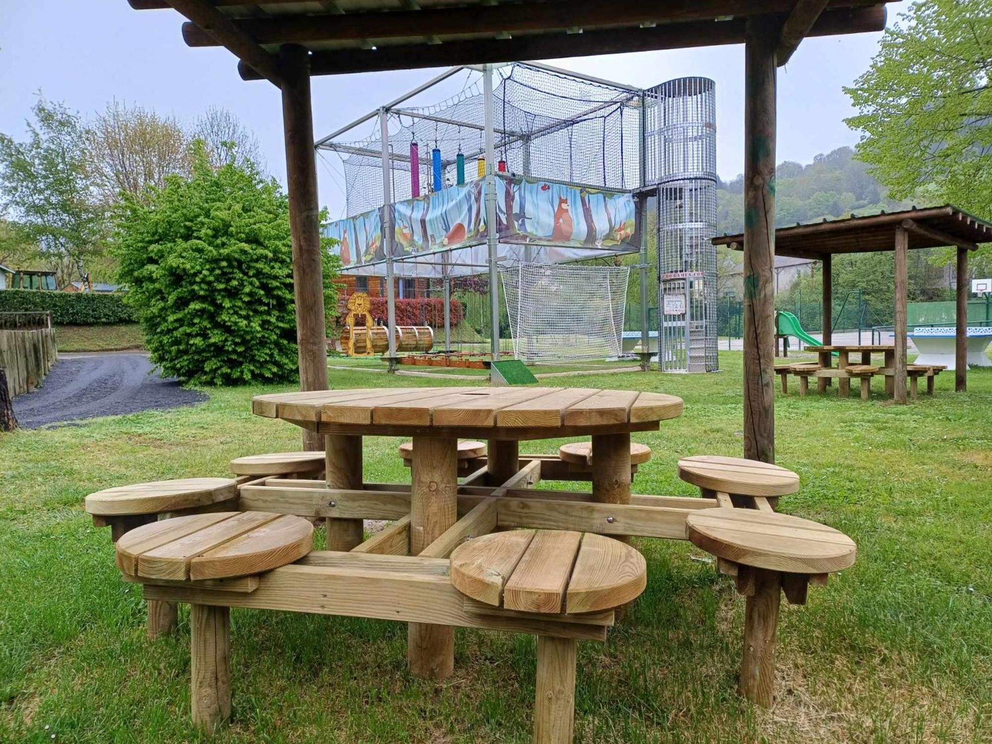 Camping Paradis Marmotel Saint-Geniez-dʼOlt 외부 사진